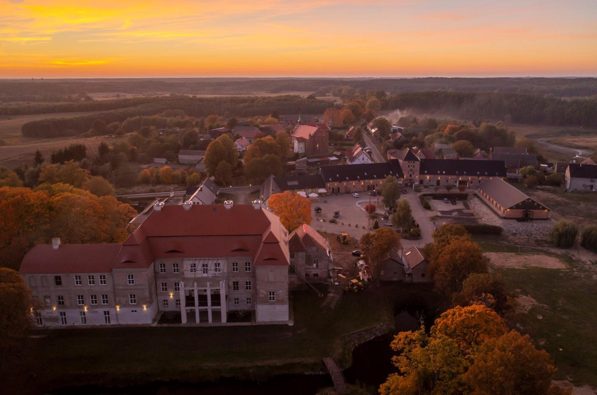 Palac Siemczyno Buitenkant foto